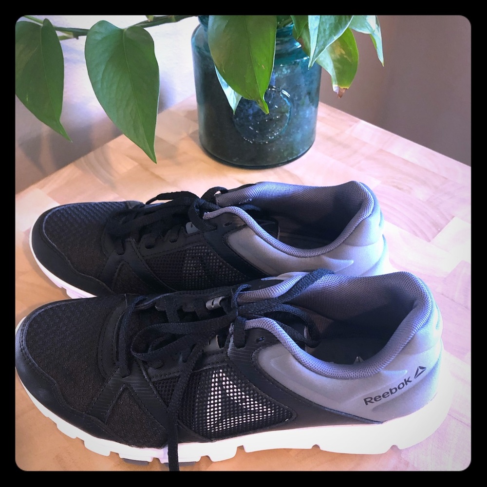 Reebok Memorytech Massage Sneakers